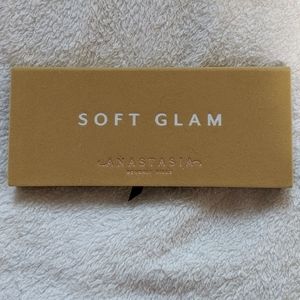 Anastasia Beverly Hills Soft Glam Palette